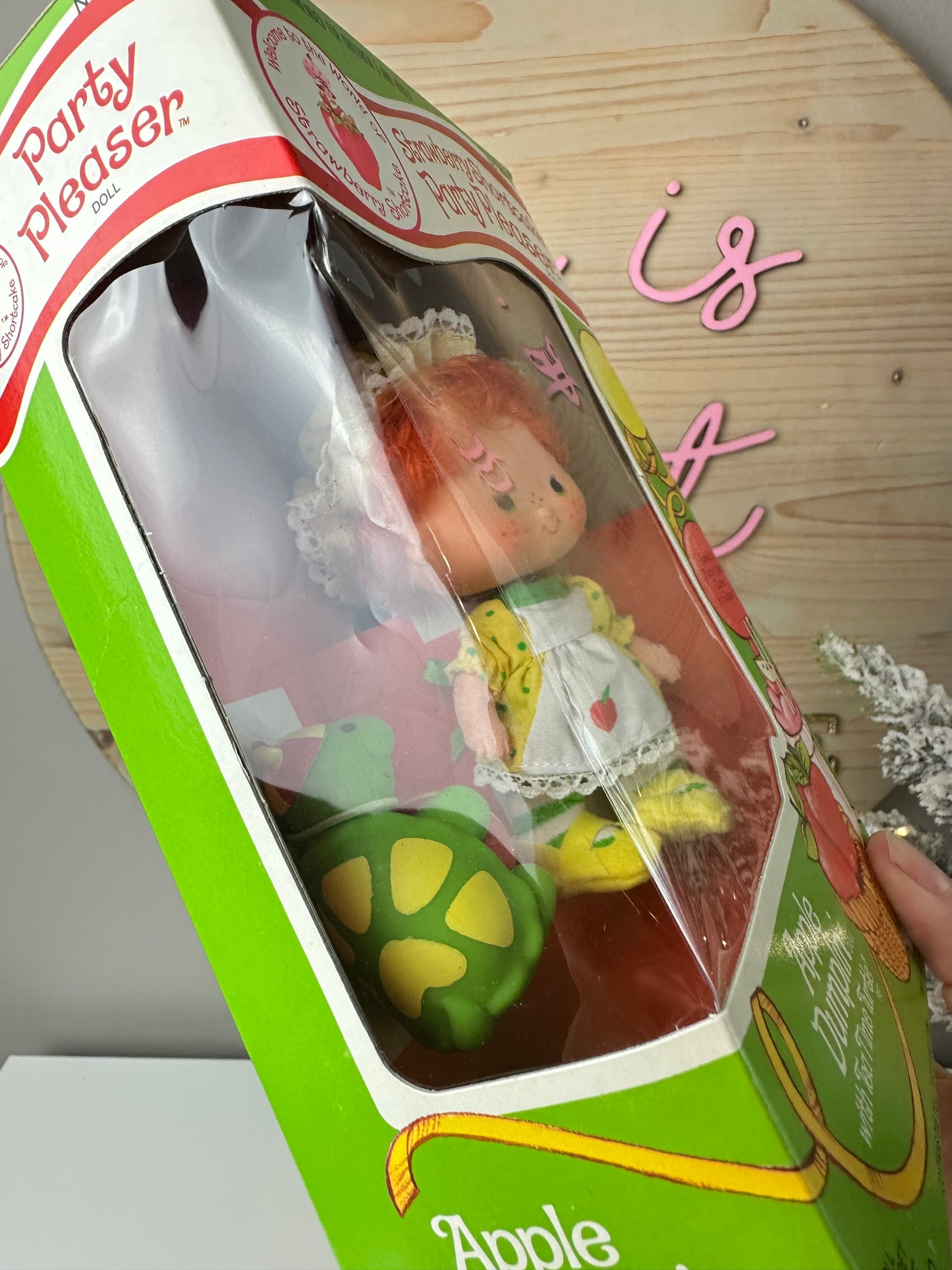 1984 Kenner Strawberry Shortcake Apple Dumplin' with Tea Time Turtle Party Pleaser Doll [Factory Sealed]