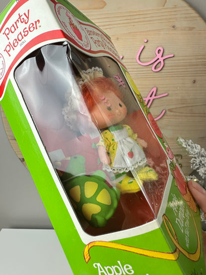 1984 Kenner Strawberry Shortcake Apple Dumplin' with Tea Time Turtle Party Pleaser Doll [Factory Sealed]