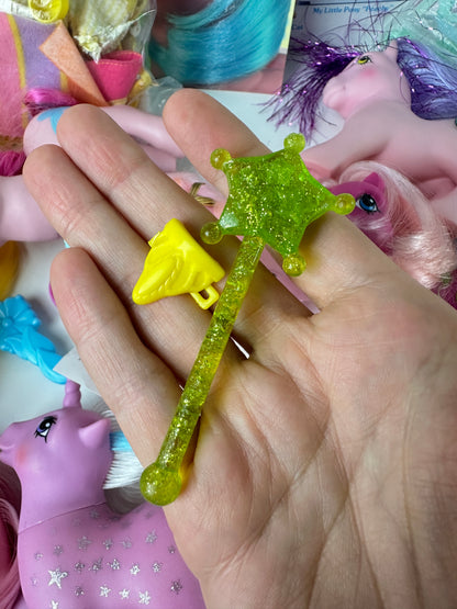 1980s G1 My Little Pony Lot with Accessories & Guide *Berry Vault*