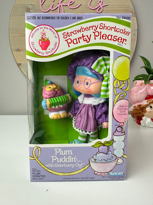 1984 Kenner Strawberry Shortcake Plum Puddin' with Elderberry Owl Party Pleaser Doll NRFB Sealed *Berry Vault*