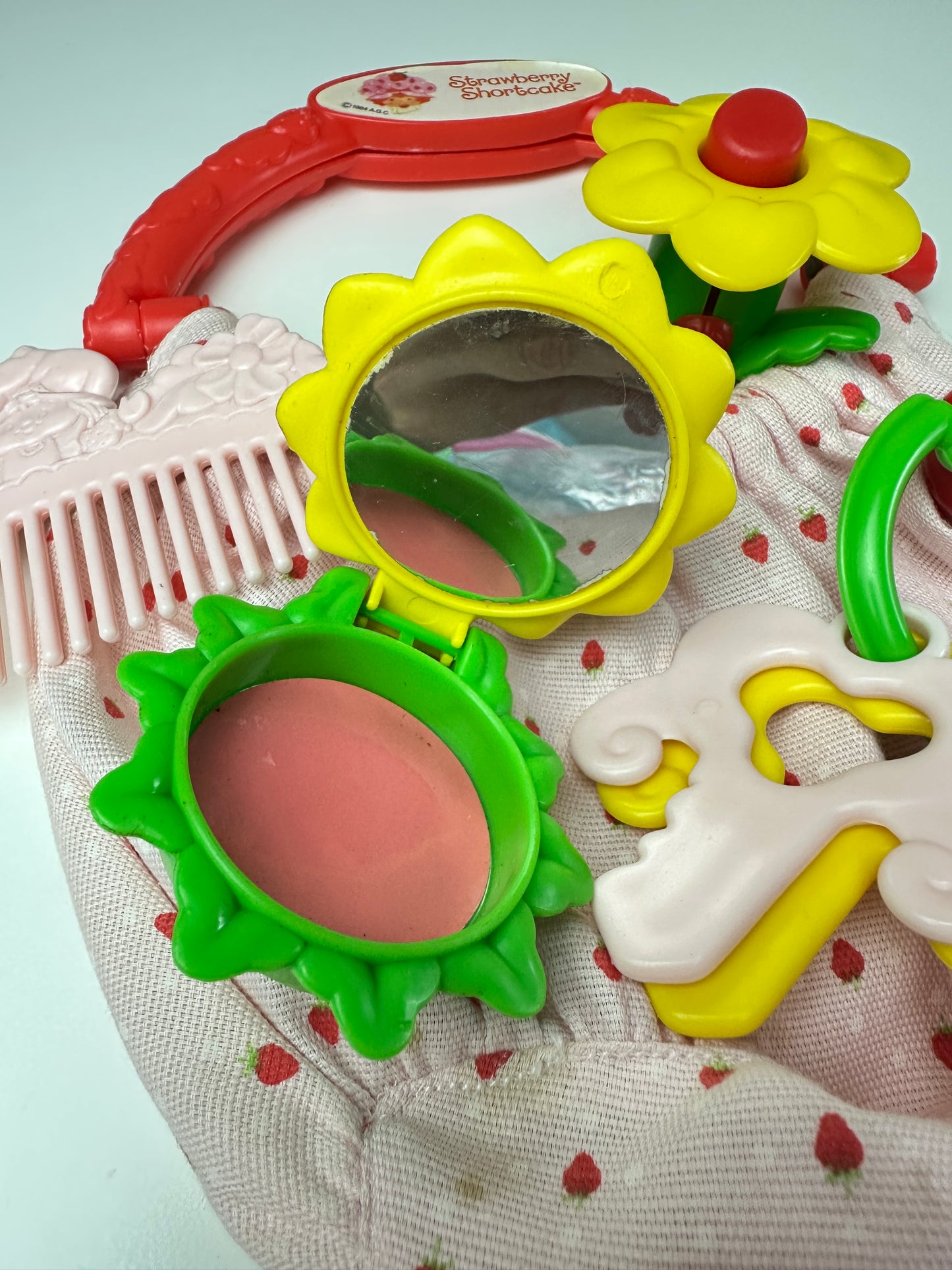 1980s Kenner Preschool Strawberry Shortcake Berry Grown Up Purse Playset