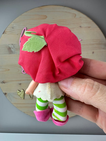 1982 Kenner Strawberry Shortcake Cherry Cuddler with Gooseberry Doll *Berry Vault*