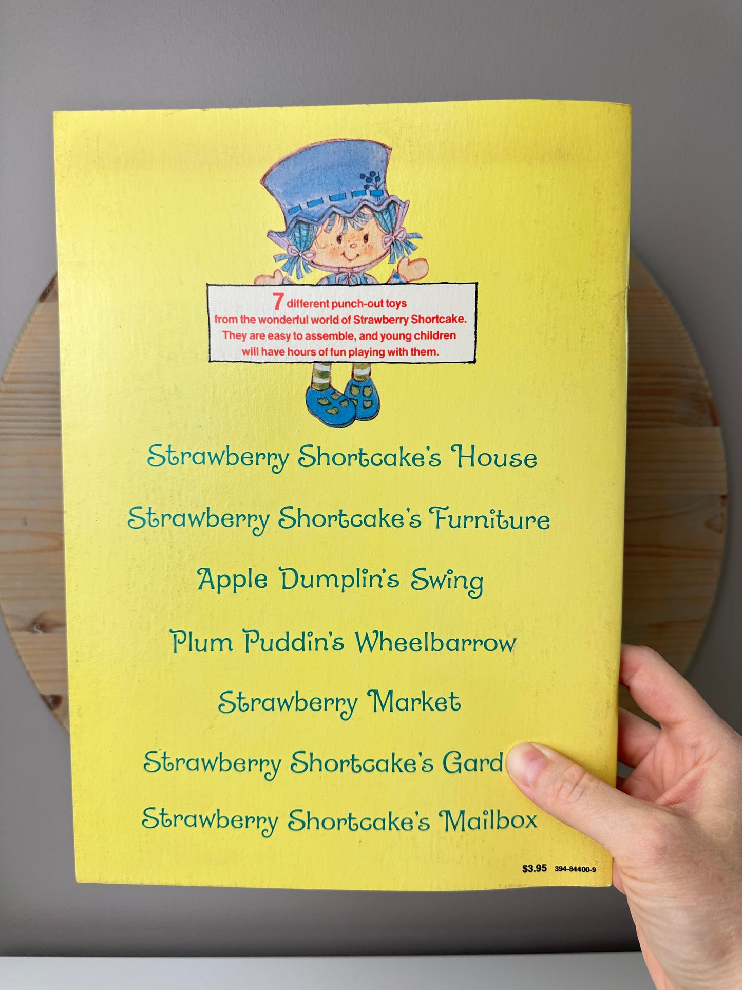 1980 Random House AGC Strawberry Shortcake Toy Book [Unused]