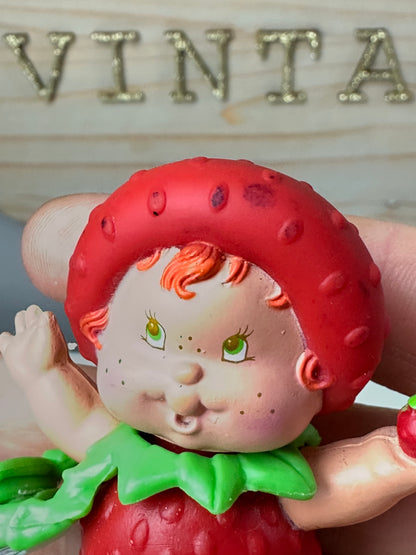 1985 Kenner Strawberry Shortcake Strawberrykin Critter w/ Full Pouch *Original*