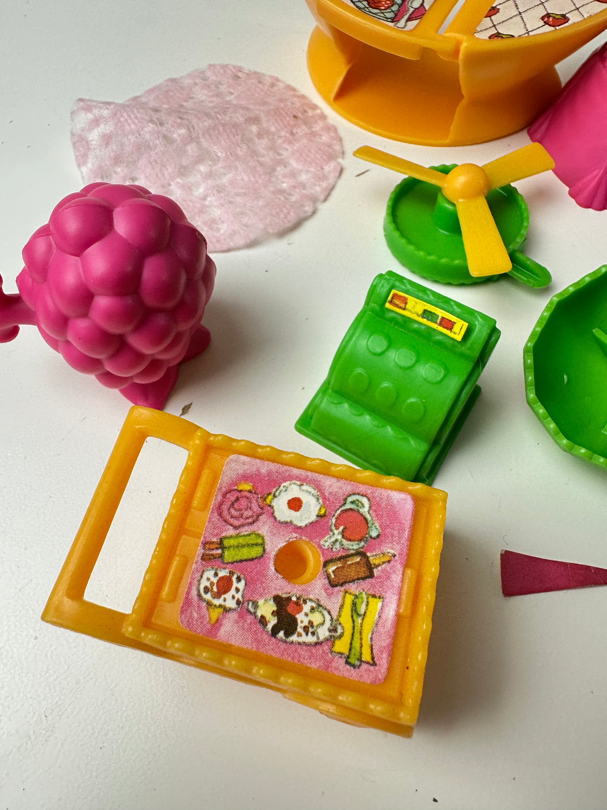 1981 Kenner Strawberry Shortcake Raspberry Tart Shoppe Accessories Lot