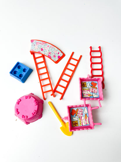 1981 Kenner Strawberry Shortcake Miniature House Accessories Lot