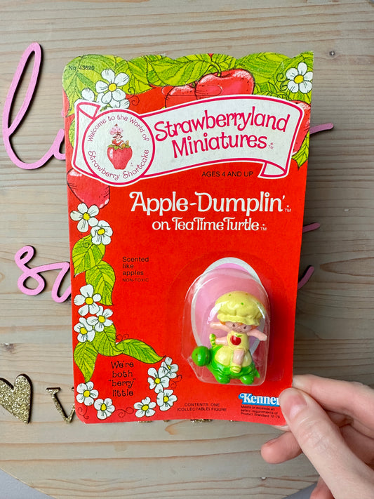 1981 Kenner Strawberry Shortcake Apple Dumplin' on Tea Time Turtle Miniature Figure MOC