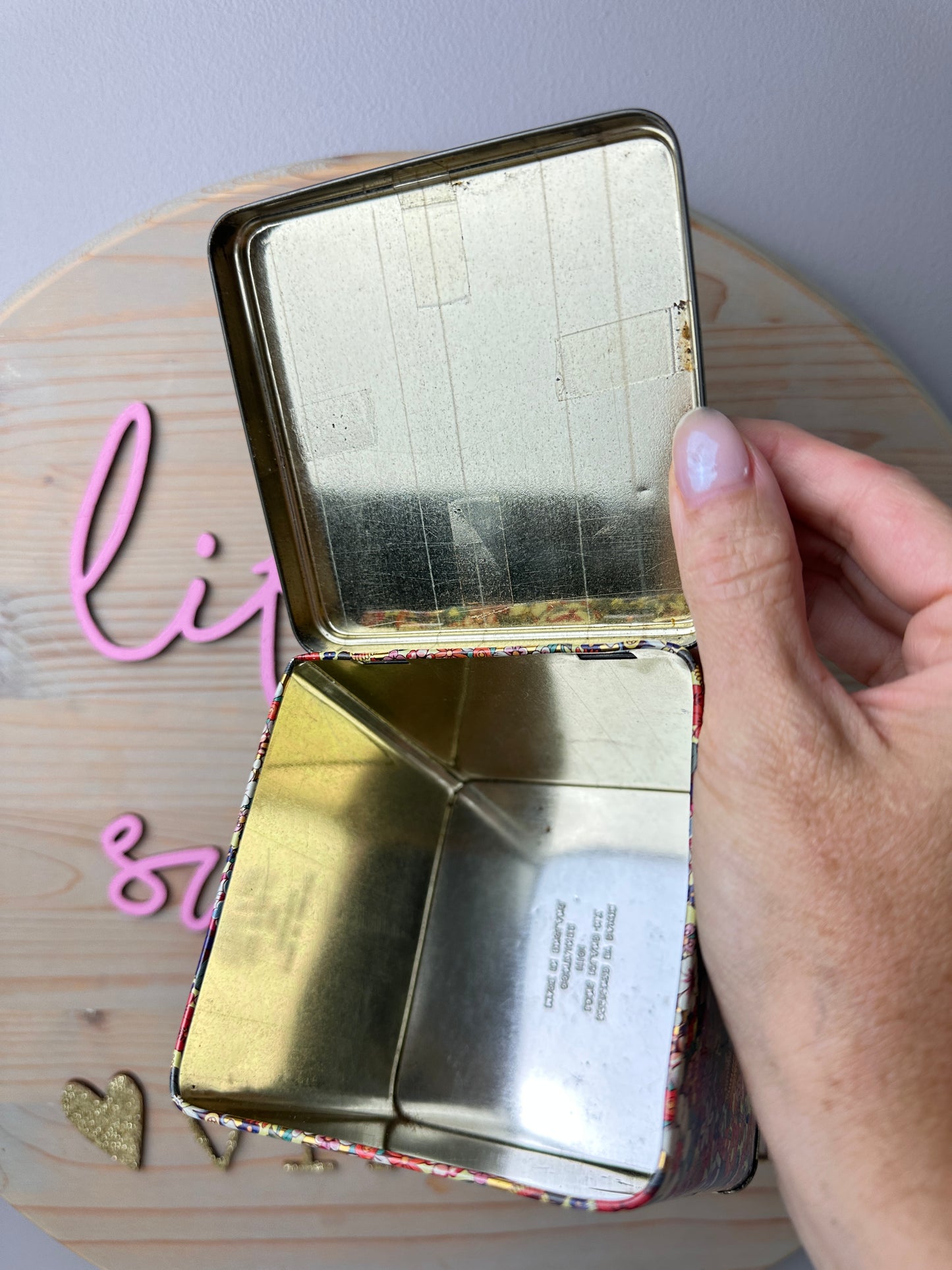 60s/70s Daher Floral Hinged Tin [England]