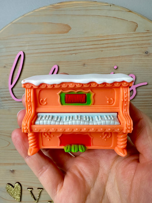 1983 Kenner Strawberry Shortcake Blueberry Muffin Piano Strawberryland Deluxe Miniature Accessory