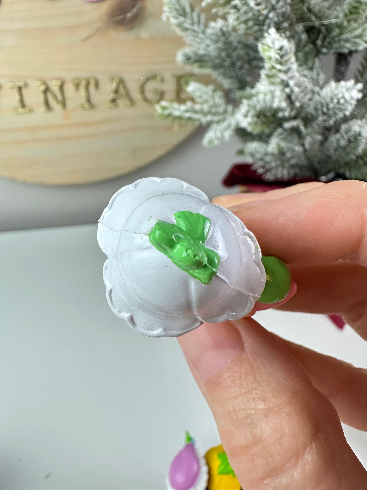 1984 Kenner Strawberry Shortcake Mint Tulip with Marsh Mallard in a Wooden Shoe Mini PVC Figure *Berry Vault*