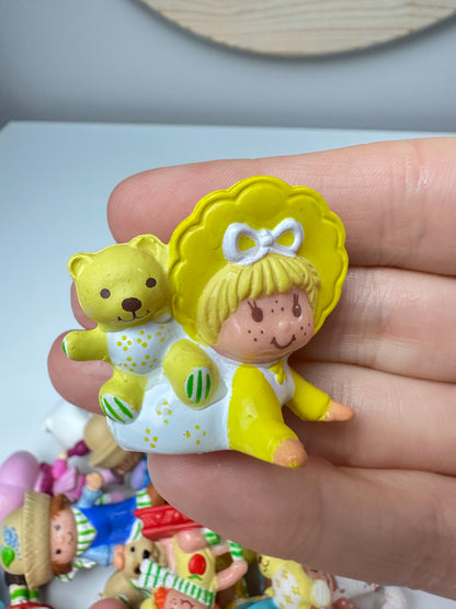1980s Kenner Strawberry Shortcake Butter Cookie with Jelly Bear Miniature PVC