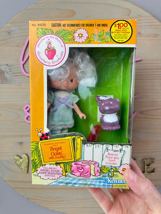 1982 Kenner Strawberry Shortcake Angel Cake with Souffle Doll MIB