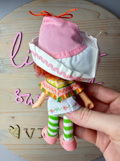 1983 Kenner Strawberry Shortcake Cafe Ole with Burrito Doll