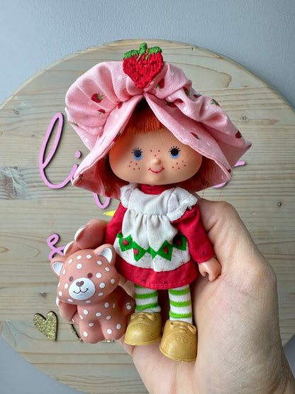 1982 Kenner Strawberry Shortcake with Custard Doll [Unmarked Body]
