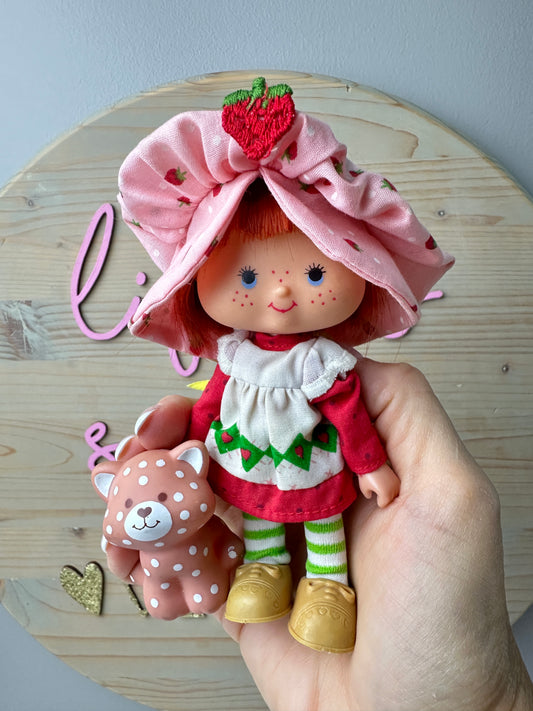 1982 Kenner Strawberry Shortcake with Custard Doll [Unmarked Body]
