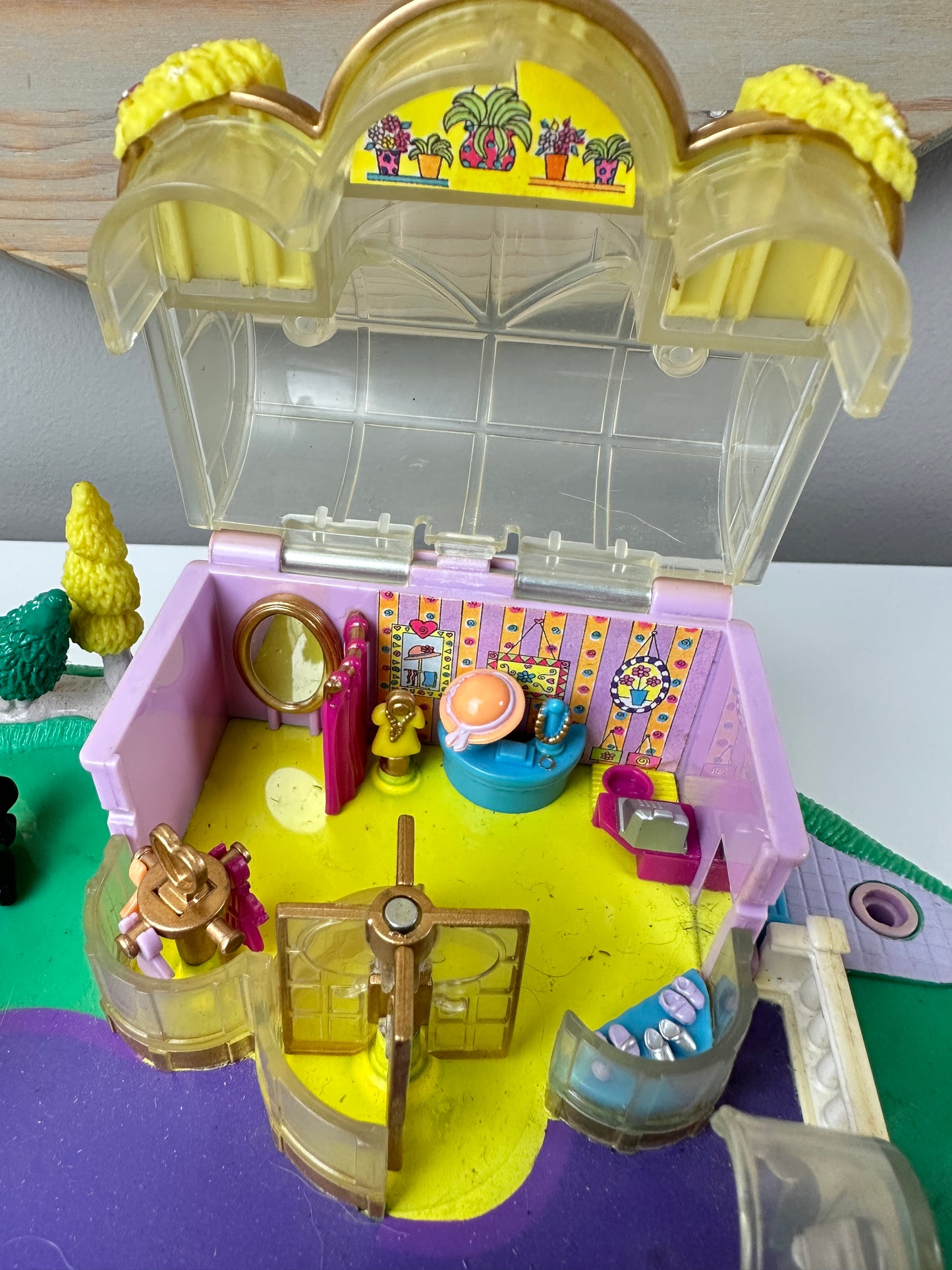 1996 Bluebird Polly Pocket Magical Movin' Boutique Playset