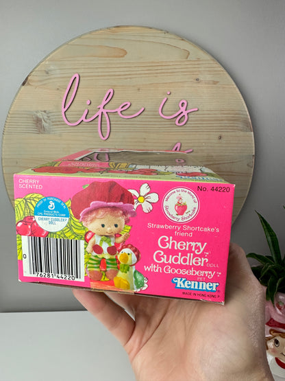 1982 Kenner Strawberry Shortcake Cherry Cuddler with Gooseberry Doll NRFB Sealed *Berry Vault*