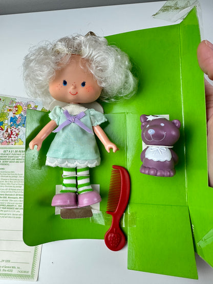 1982 Kenner Strawberry Shortcake Angel Cake with Souffle Doll MIB