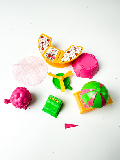 1981 Kenner Strawberry Shortcake Raspberry Tart Shoppe Accessories Lot