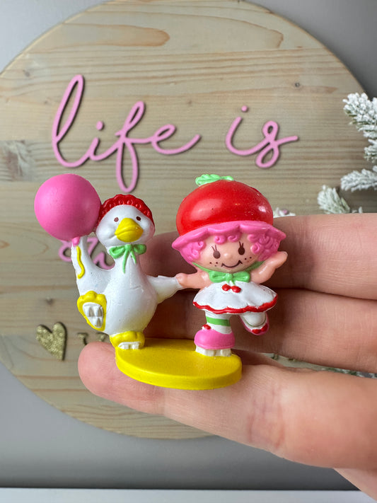 1984 Kenner Strawberry Shortcake Cherry Cuddler with Gooseberry Skating Mini PVC Figure *Berry Vault*