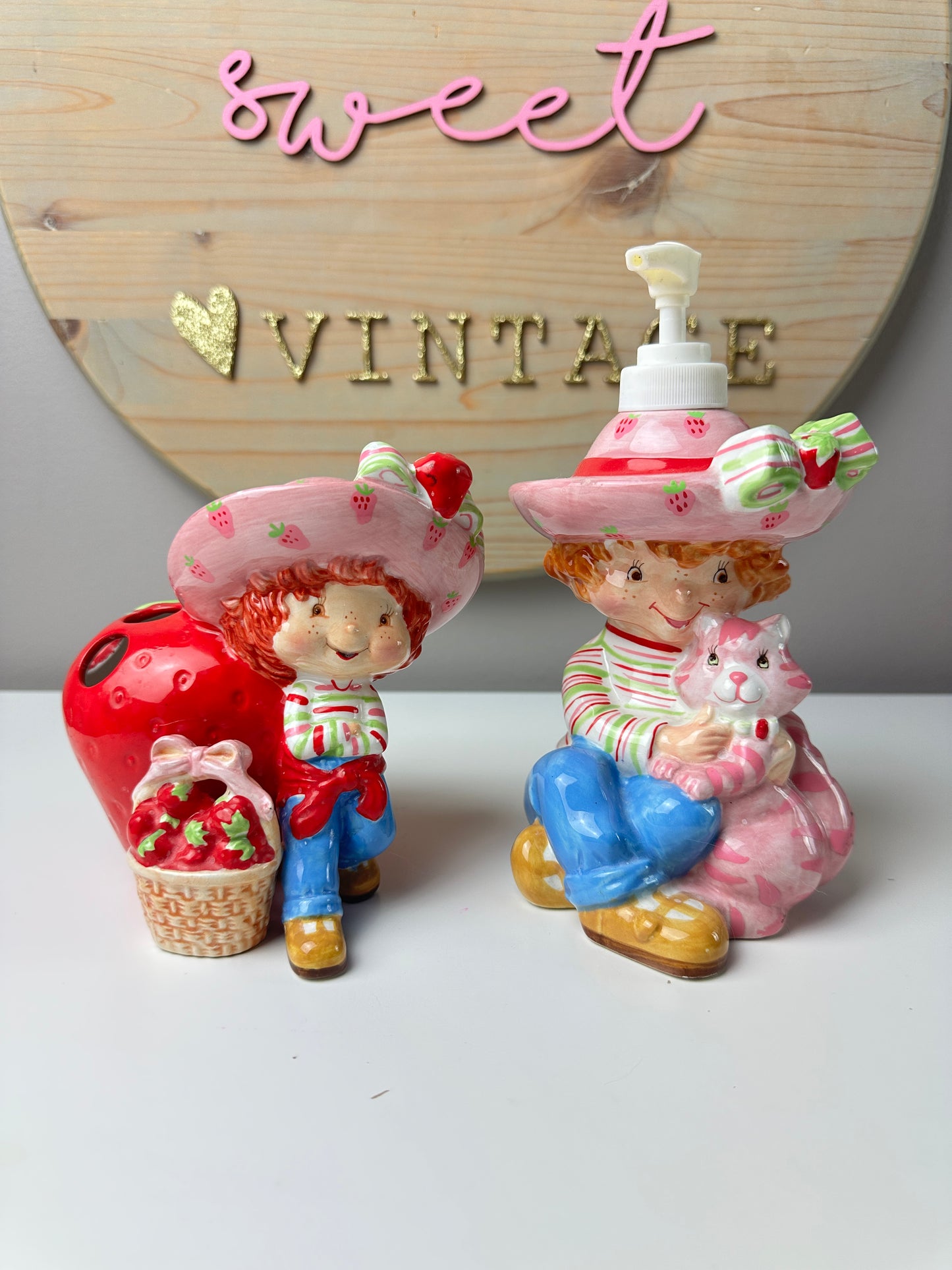 2000s Y2K Bandai-style Strawberry Shortcake Bathroom Accessories [Lot of 2]