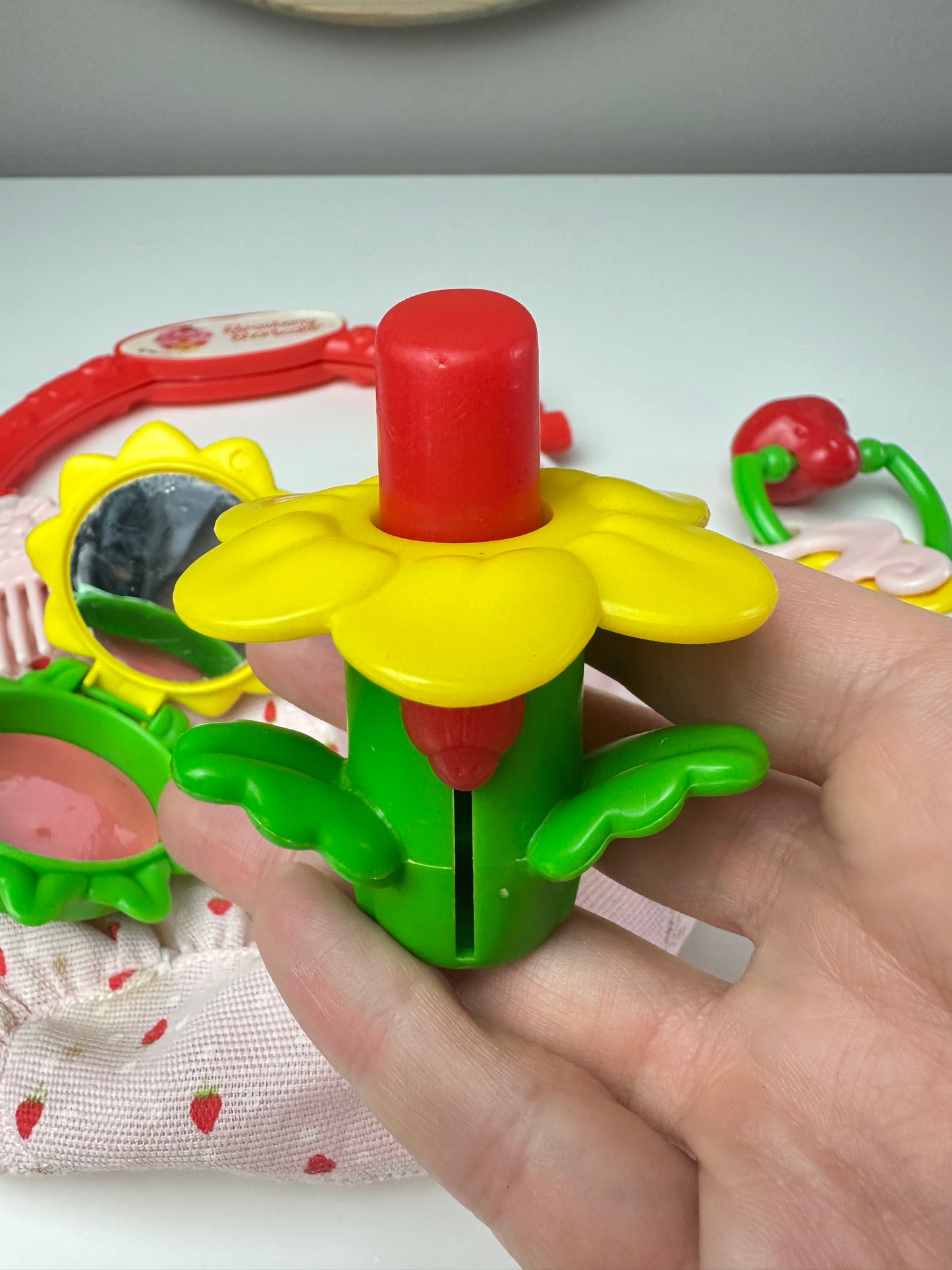 1980s Kenner Preschool Strawberry Shortcake Berry Grown Up Purse Playset