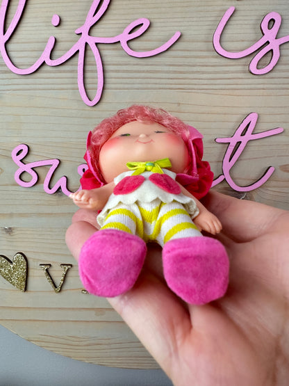 1982 Kenner Strawberry Shortcake Cherry Cuddler with Gooseberry *Berry Vault*