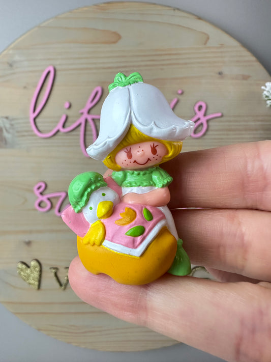 1984 Kenner Strawberry Shortcake Mint Tulip with Marsh Mallard in a Wooden Shoe Mini PVC Figure *Berry Vault*