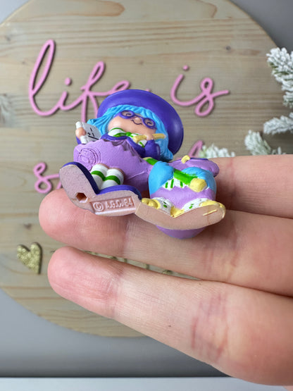 1984 Kenner Strawberry Shortcake Plum Puddin' with Elderberry Owl with a Pencil Mini PVC Figure *Berry Vault*