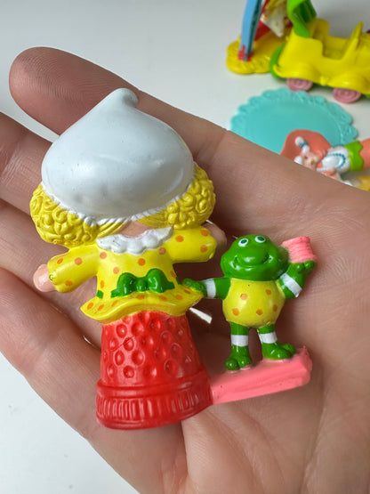 1983 Kenner Strawberry Shortcake Deluxe Miniature Sets [Sold Separately] *Berry Vault^