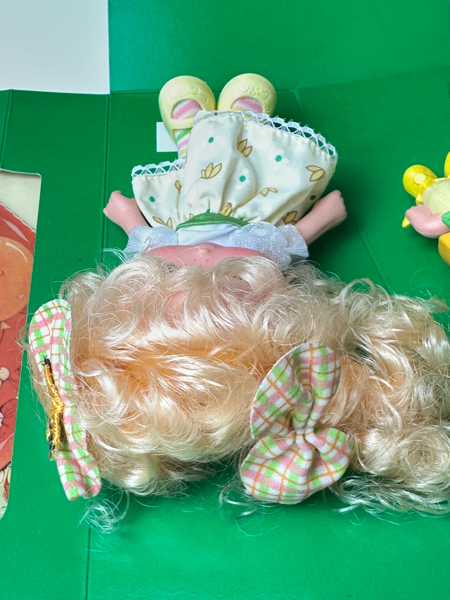 1985 Kenner Strawberry Shortcake Banana Twirl with Banana Berrykin Doll MIB *Berry Vault*