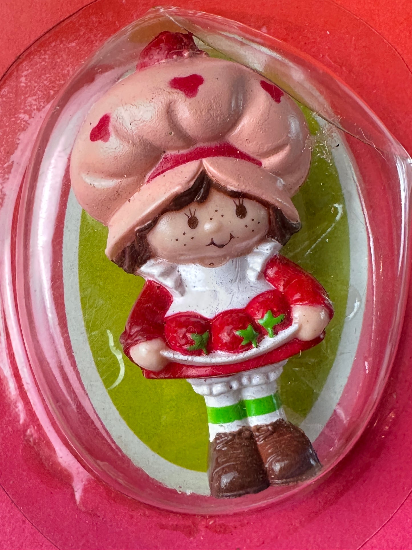 1981 Kenner Strawberry Shortcake with Three Berries Miniature Figure MOC