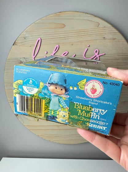1982 Kenner Strawberry Shortcake Blueberry Muffin with Cheesecake Doll NRFB Sealed