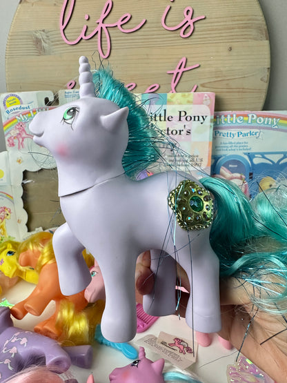1980s G1 My Little Pony Lot with Accessories & Guide *Berry Vault*