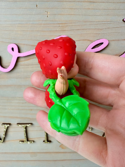 1985 Kenner Strawberry Shortcake Berrykin Critter [Full Pouch, Faint Scent]
