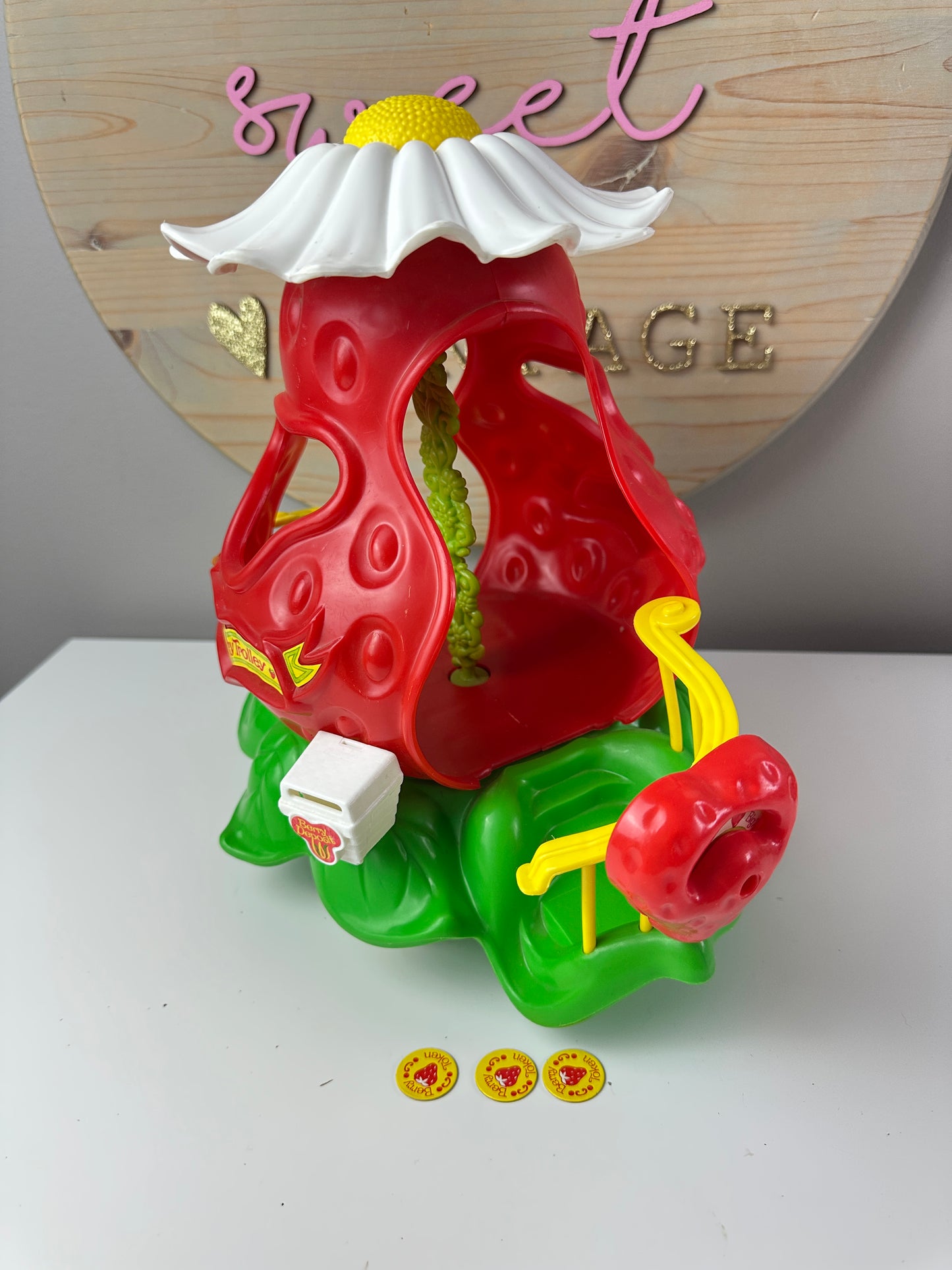 1980s Kenner Strawberry Shortcake Berry Trolley Playset *Berry Vault* *Broken*