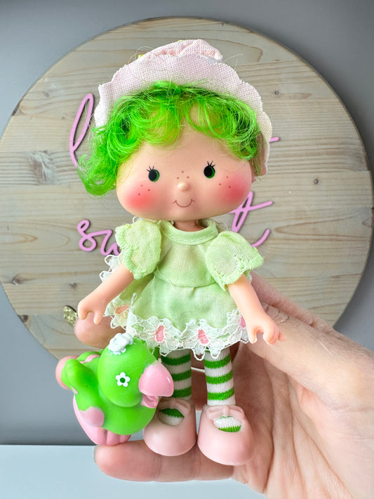 1982 Kenner Strawberry Shortcake Lime Chiffon with Parfait Parrot Doll *Berry Vault*
