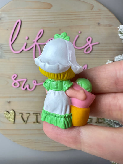 1984 Kenner Strawberry Shortcake Mint Tulip with Marsh Mallard in a Wooden Shoe Mini PVC Figure *Berry Vault*