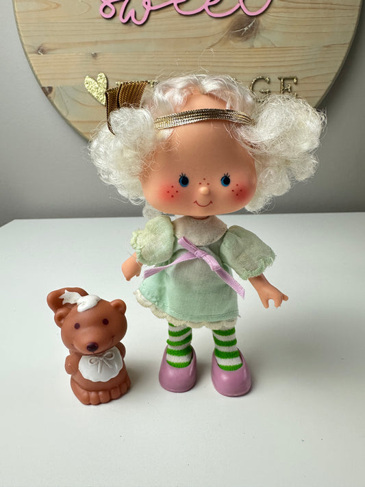 1982 Kenner Strawberry Shortcake Angel Cake with Souffle Doll