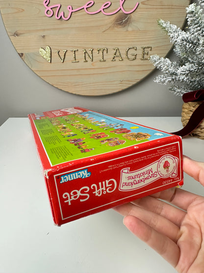 1982 Kenner Strawberry Shortcake Strawberryland Miniature Gift Set MIB NRFB