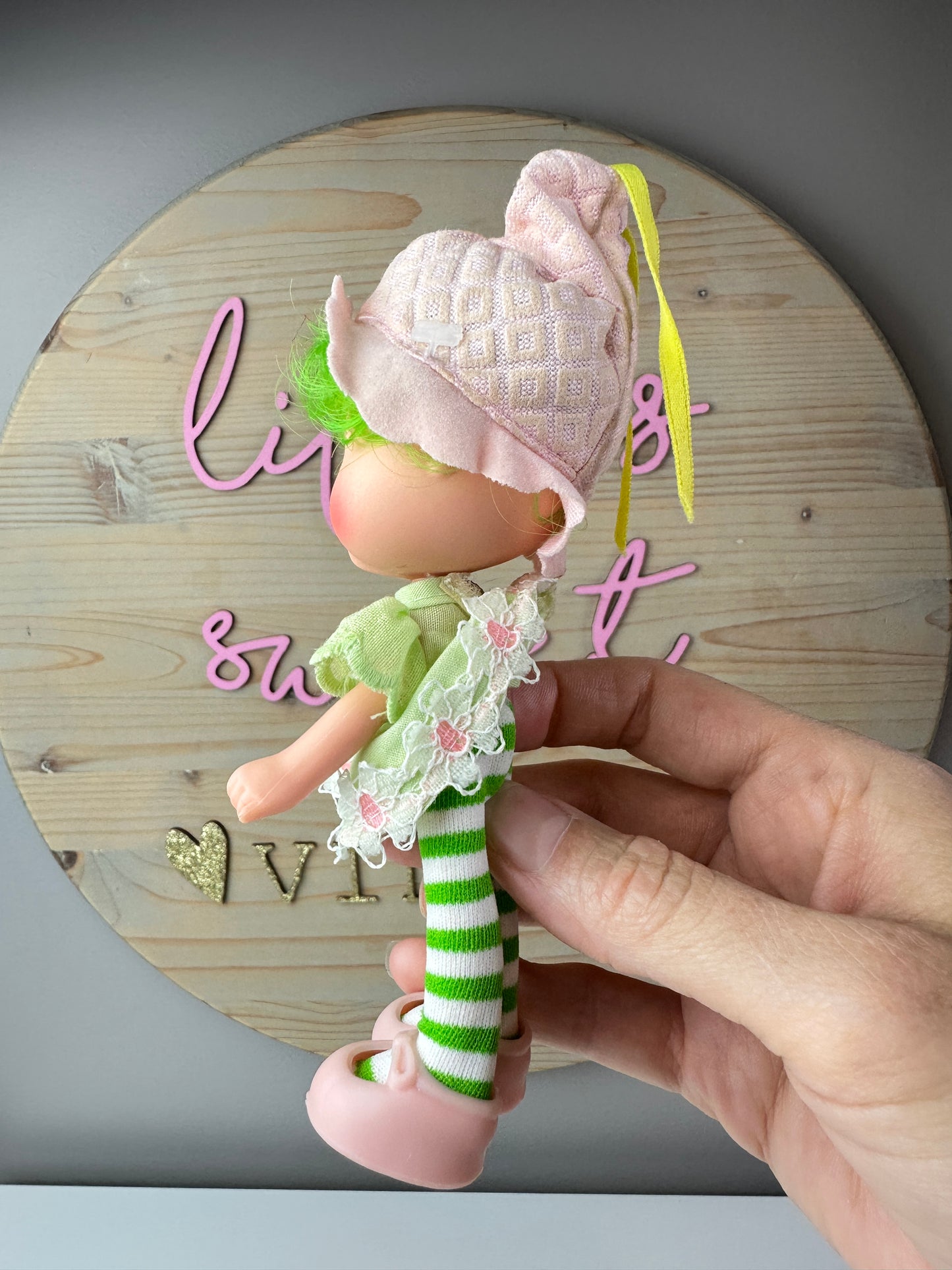 1982 Kenner Strawberry Shortcake Lime Chiffon with Parfait Parrot Doll *Berry Vault*