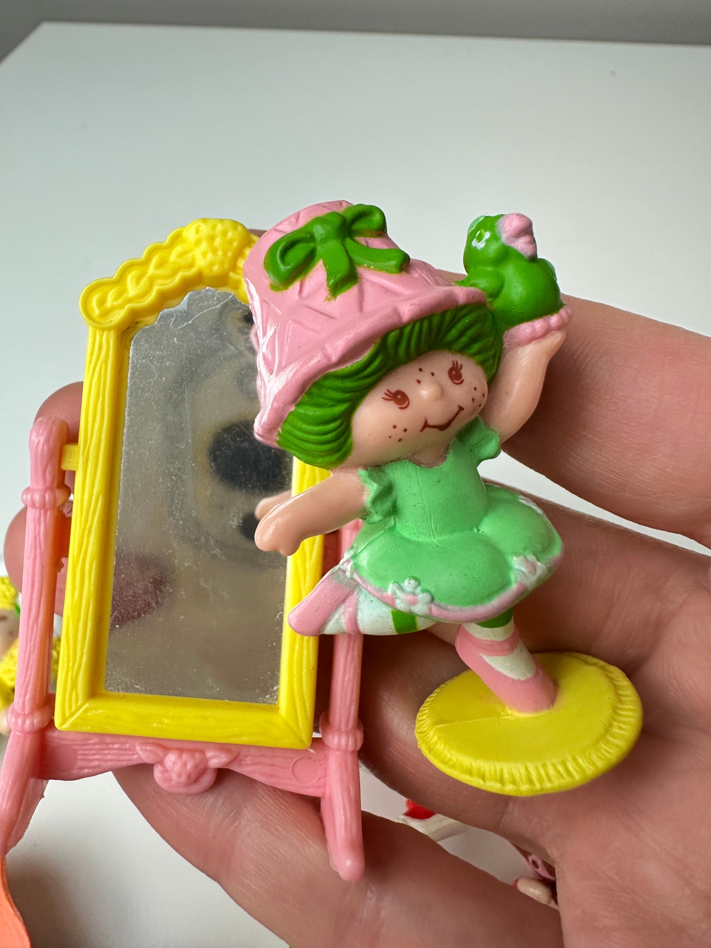 1983 Kenner Strawberry Shortcake Deluxe Miniatures [Sold Separately]