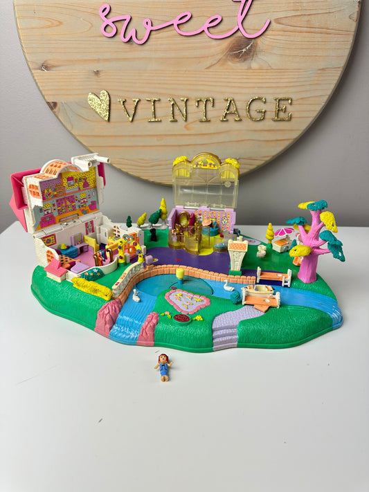 1996 Bluebird Polly Pocket Magical Movin' Boutique Playset