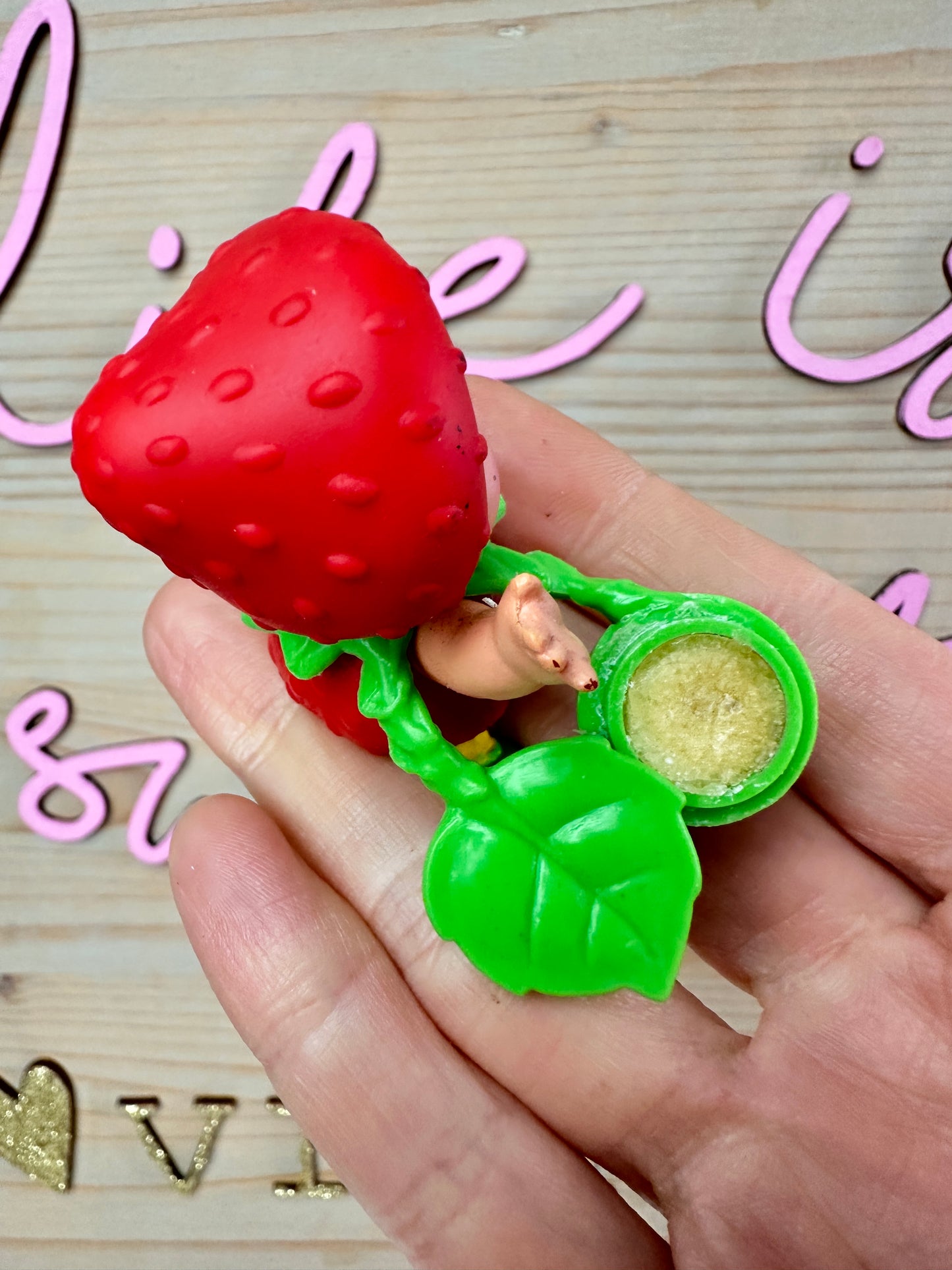 1985 Kenner Strawberry Shortcake Strawberrykin Critter w/ Full Pouch *Original*