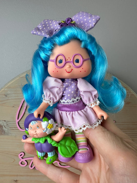 1985 Kenner Strawberry Shortcake Plum Puddin' with Plum Berrykin Doll *Berry Vault*