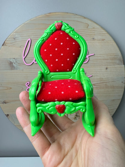 1983 Kenner Strawberry Shortcake Berry Happy Home Living Room Chair