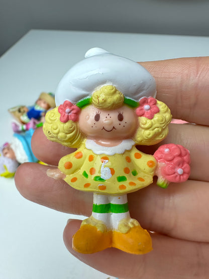 1980s Kenner Strawberry Shortcake Lemon Meringue with a Bouquet Miniature PVC