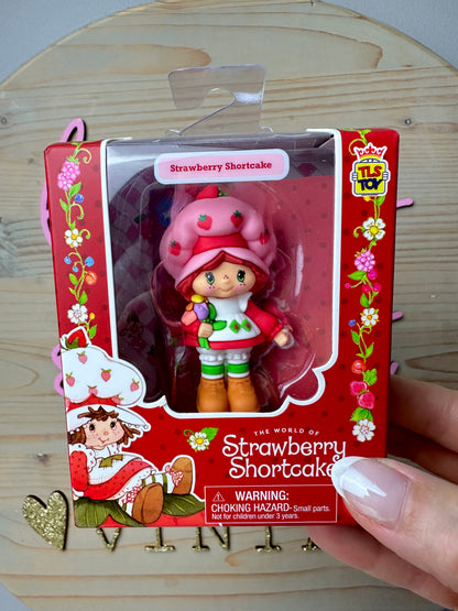 2025 TLS Cheebee Strawberry Shortcake with Flowers Spring Miniature MIB