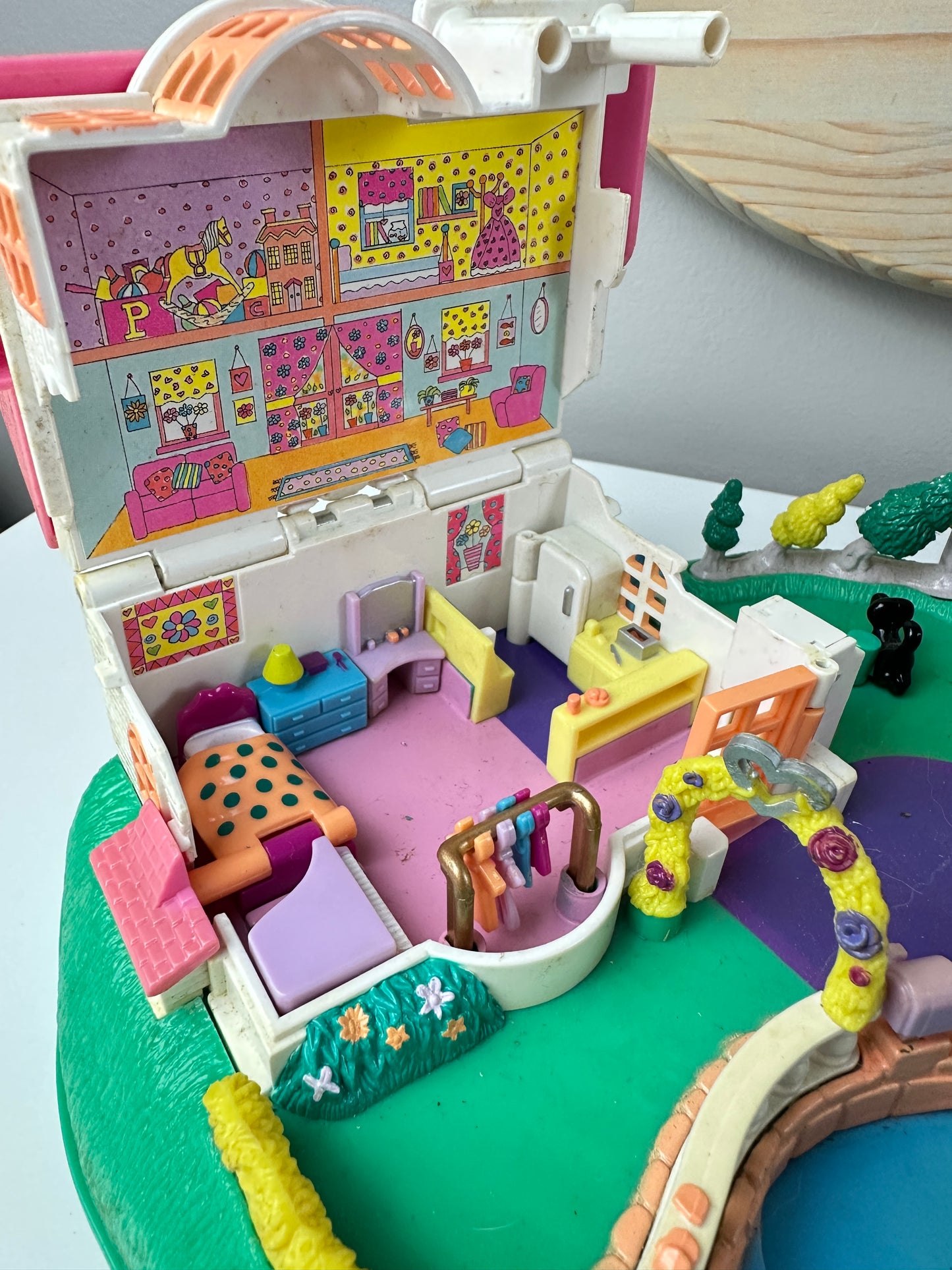 1996 Bluebird Polly Pocket Magical Movin' Boutique Playset