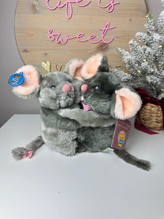 1983 Dakin City Mouse & Country Mouse Hugging Plush Set with Tags